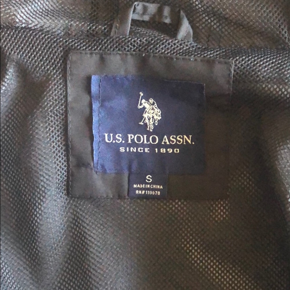 3 colored wind breaker